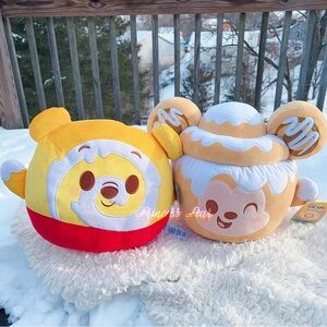 Disney Munchlings Honey Cake Winnie the Pooh Scented Medium Plush & Mickey